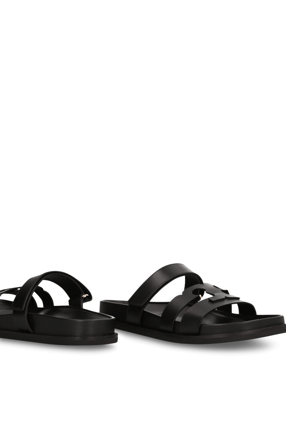 תמונת תקריב של כפכפי סליידס ספורט