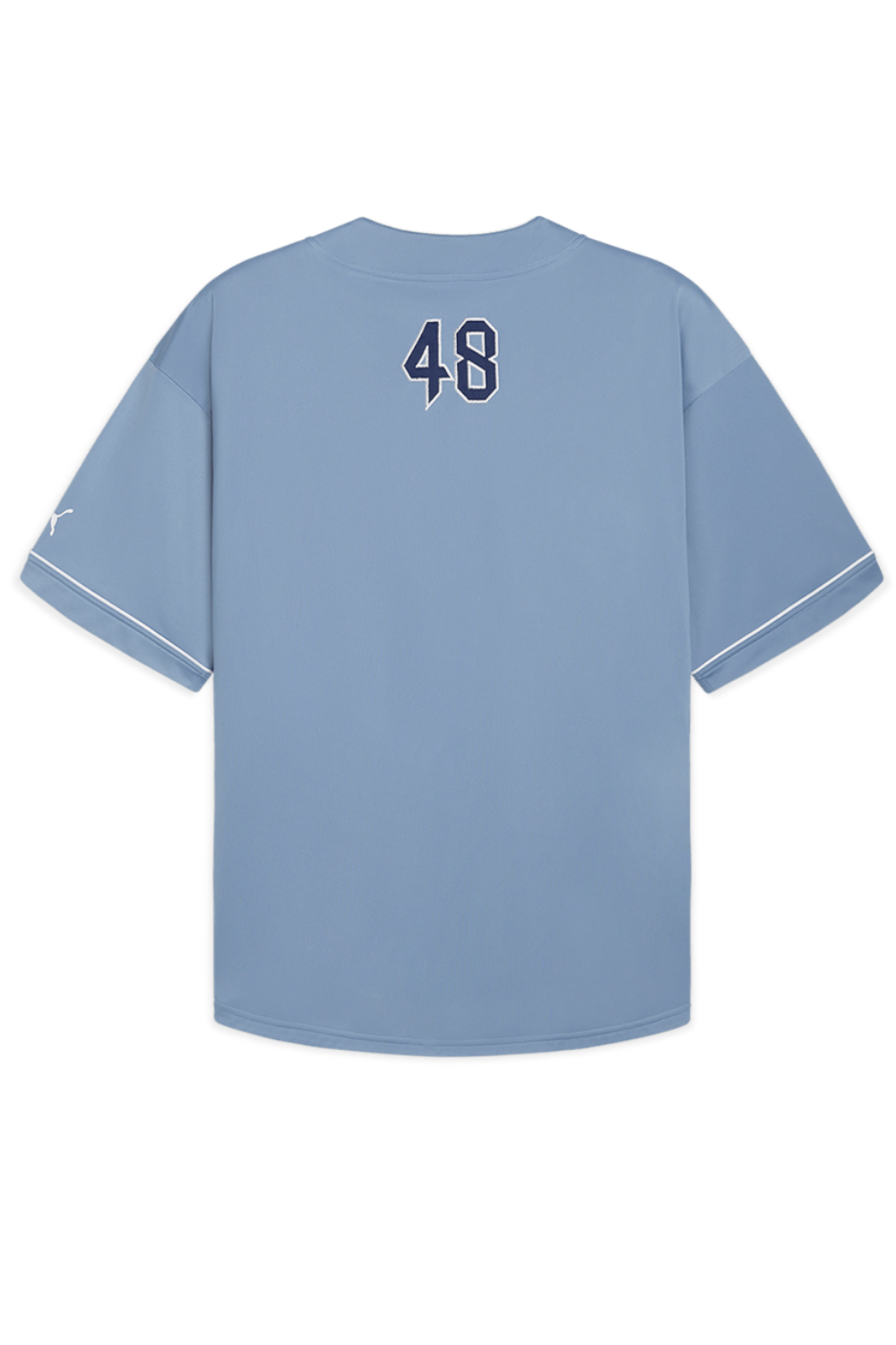 תמונה אחורית של חולצת כפתורים אוברסייז