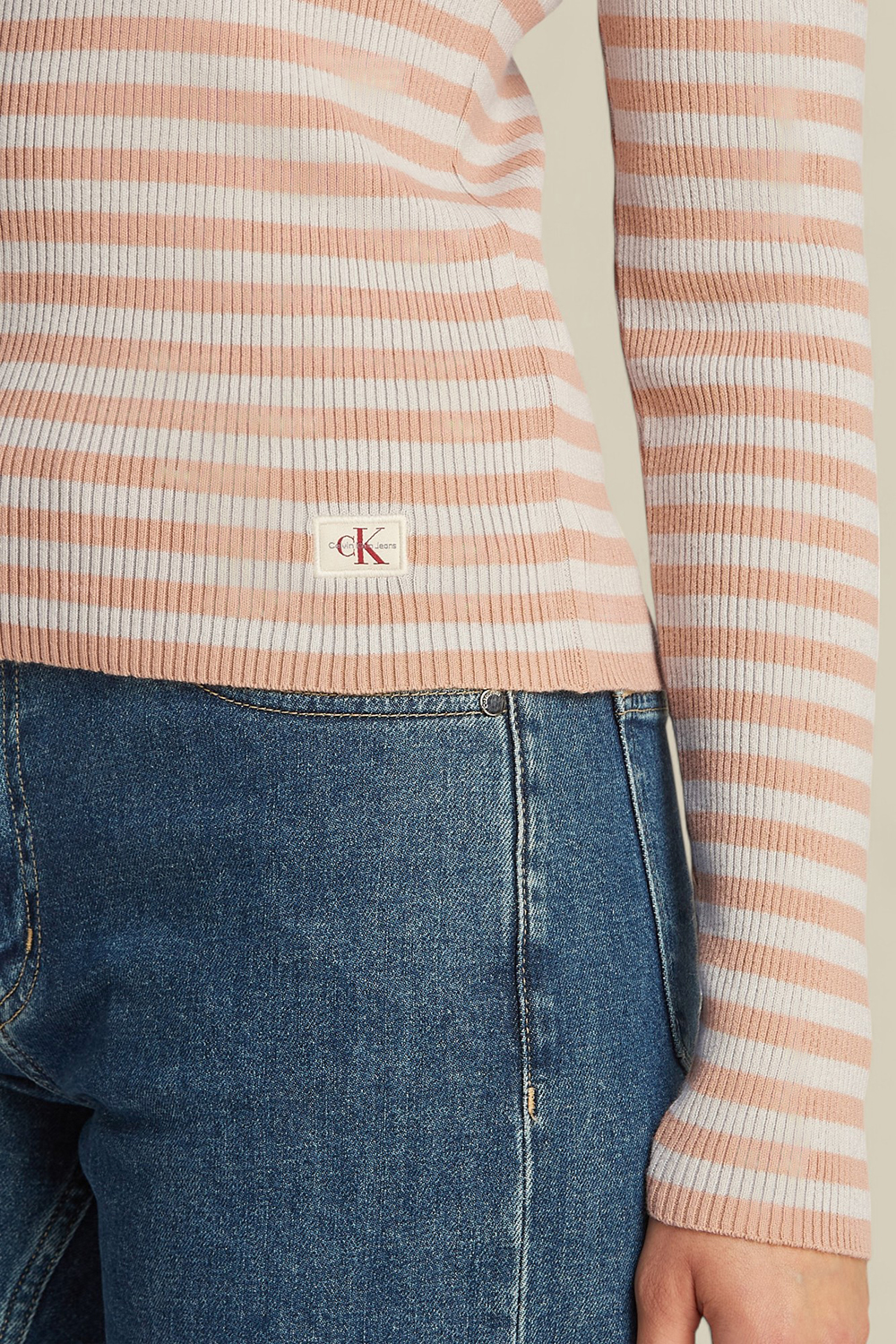 תמונת תקריב דוגמן של חולצת ריב