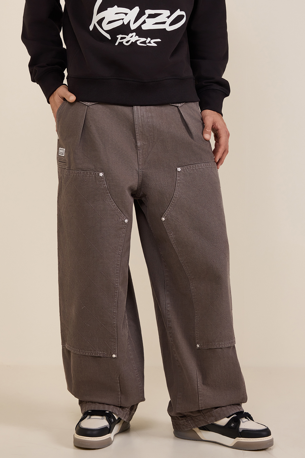 תמונת דוגמן קידמית של מכנסי בלון