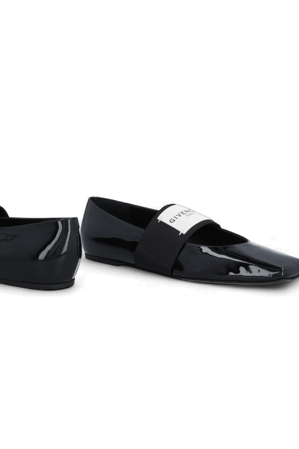 תמונת תקריב של נעלי מרי ג'יין