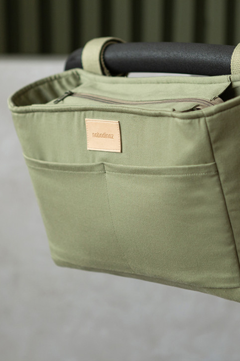 תמונת אווירה של ארגונית לעגלה בייבי און דה גו