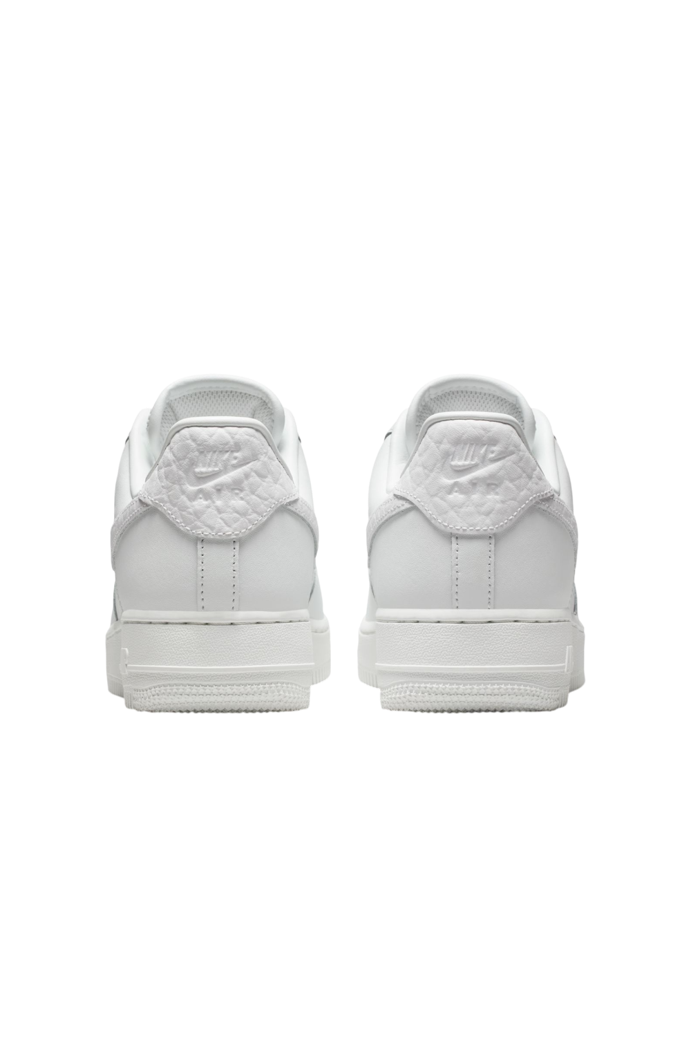 תמונת תקריב של נעלי סניקרס אייר פורס 1 07