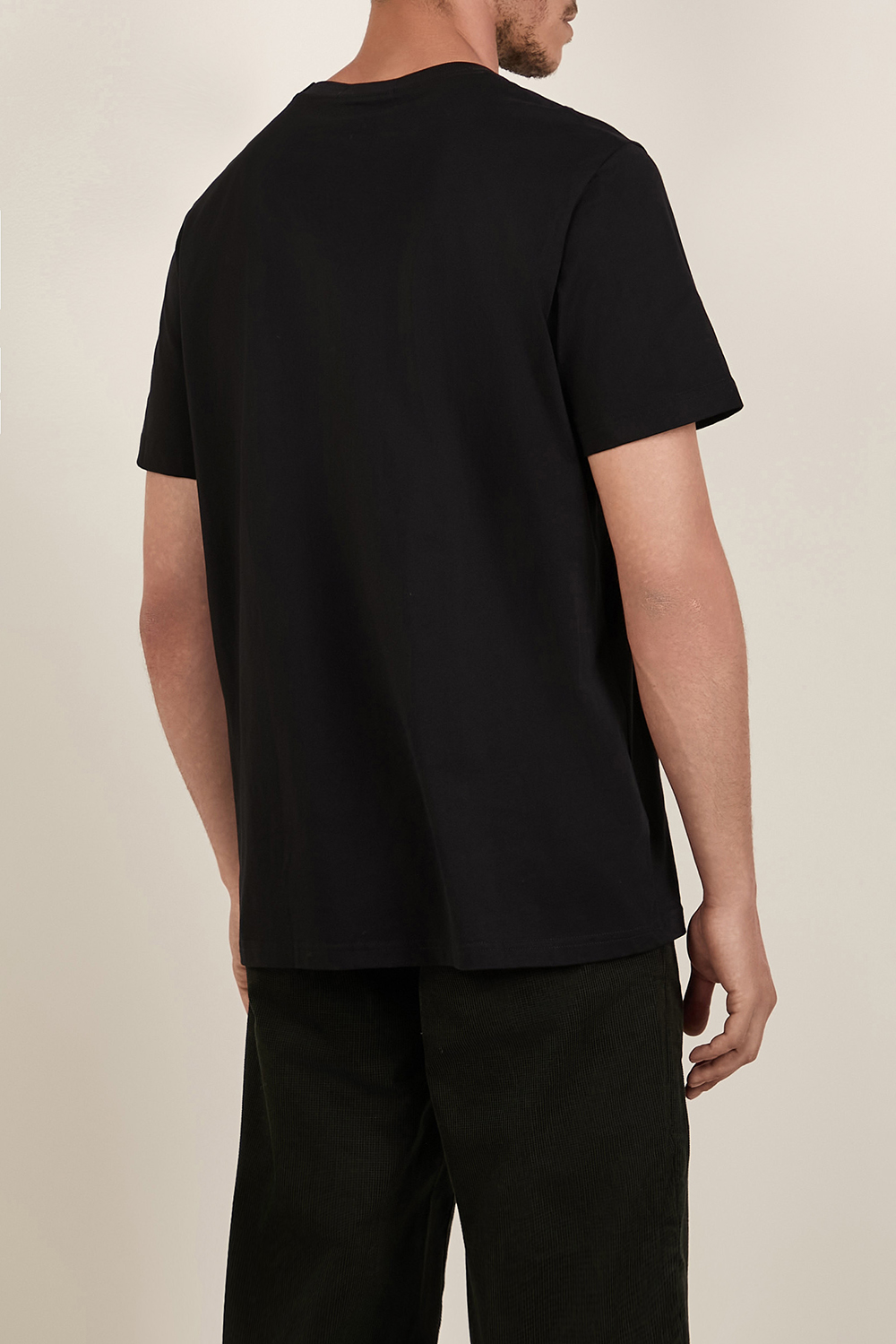 תמונת דוגמן אחורית של חולצת טי