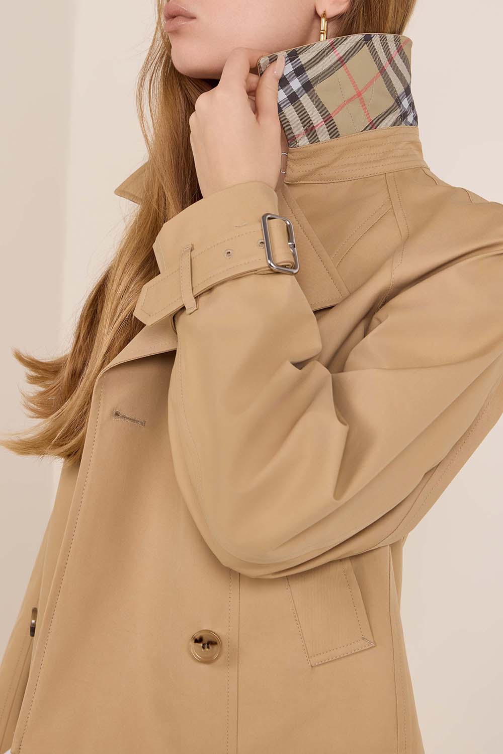 תמונת תקריב דוגמן של ז'קט טרנץ'