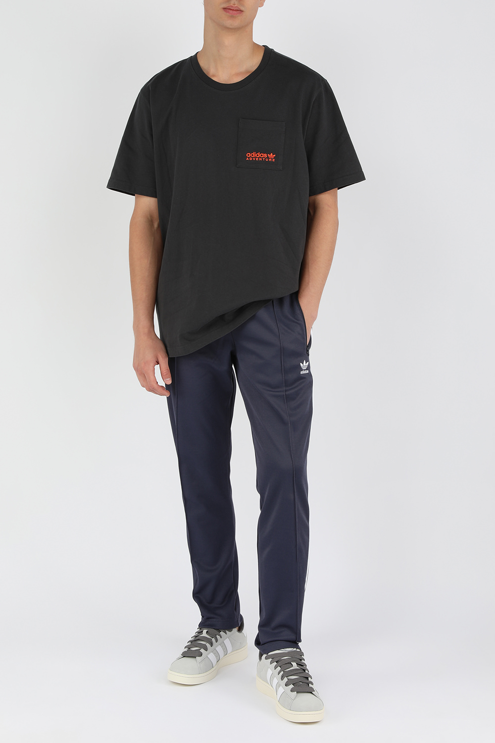 תמונת דוגמן קידמית של סניקרס קמפוס שנות ה-80