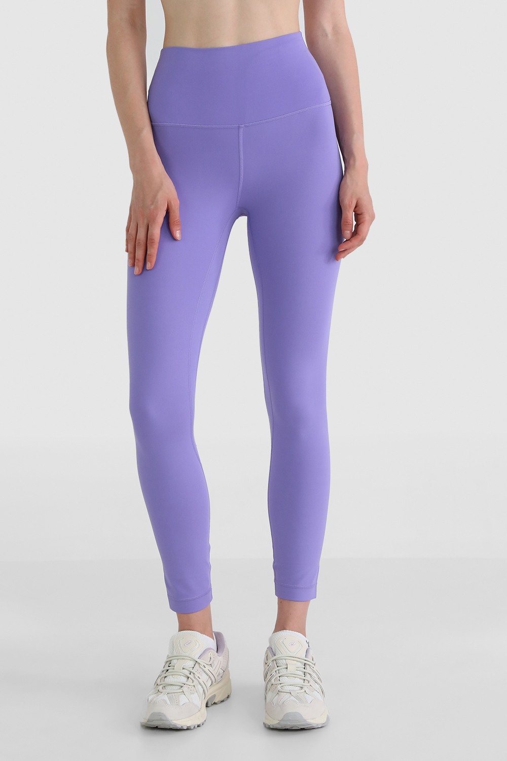 תמונת דוגמן קידמית של Align™ High-Rise Crop Pant 23