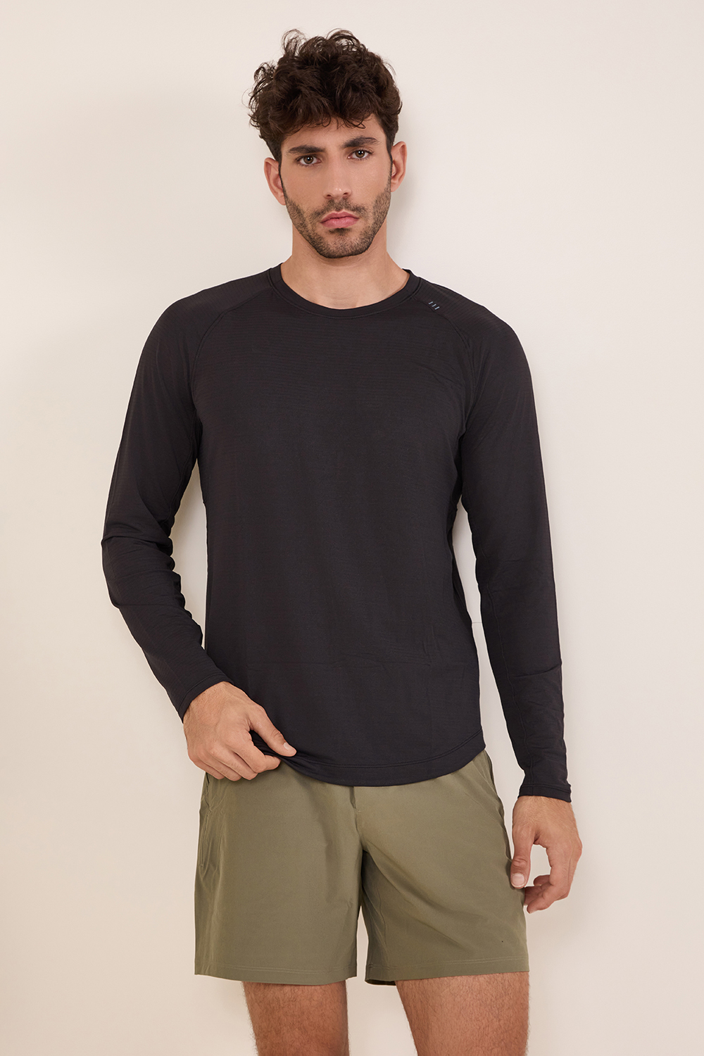 תמונת דוגמן קידמית של License to Train Long-Sleeve