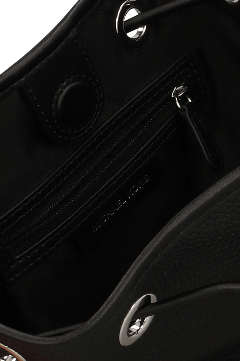 תמונת פנים של תיק באקט מדיום