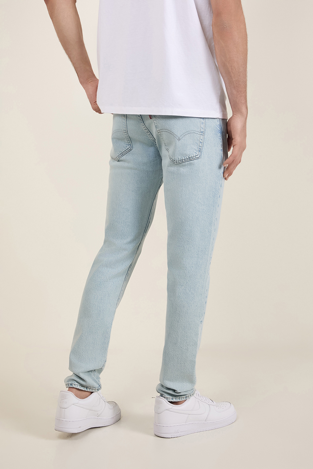 תמונת דוגמן אחורית של מכנסי ג'ינס סלים טאפר 512