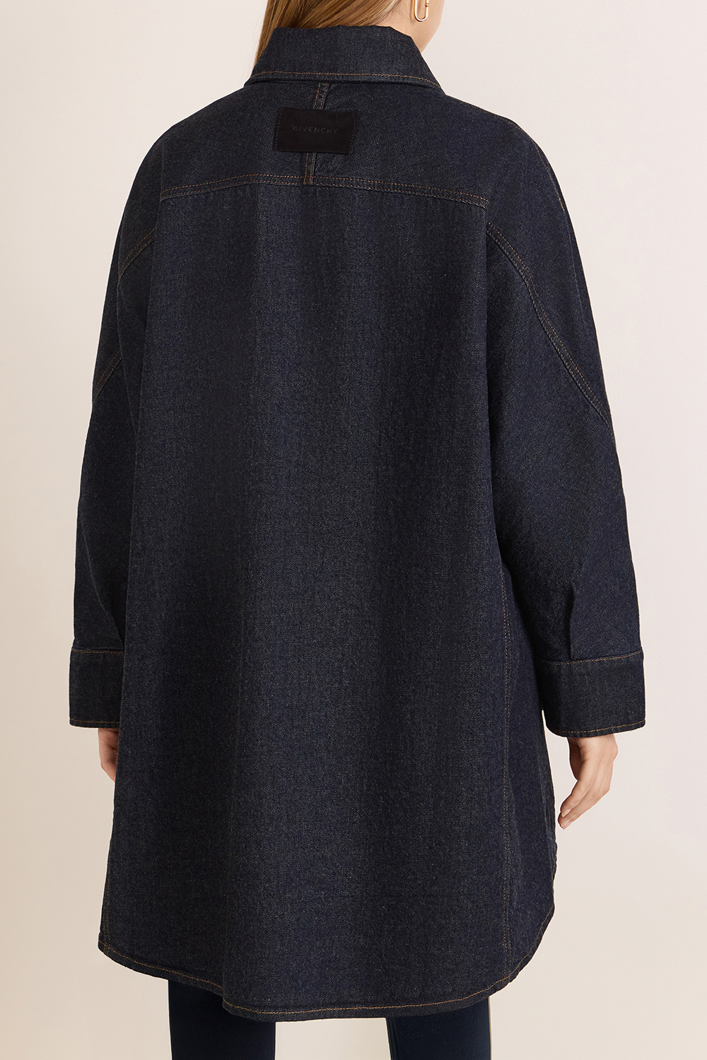 תמונת דוגמן אחורית של חולצת-ז'קט