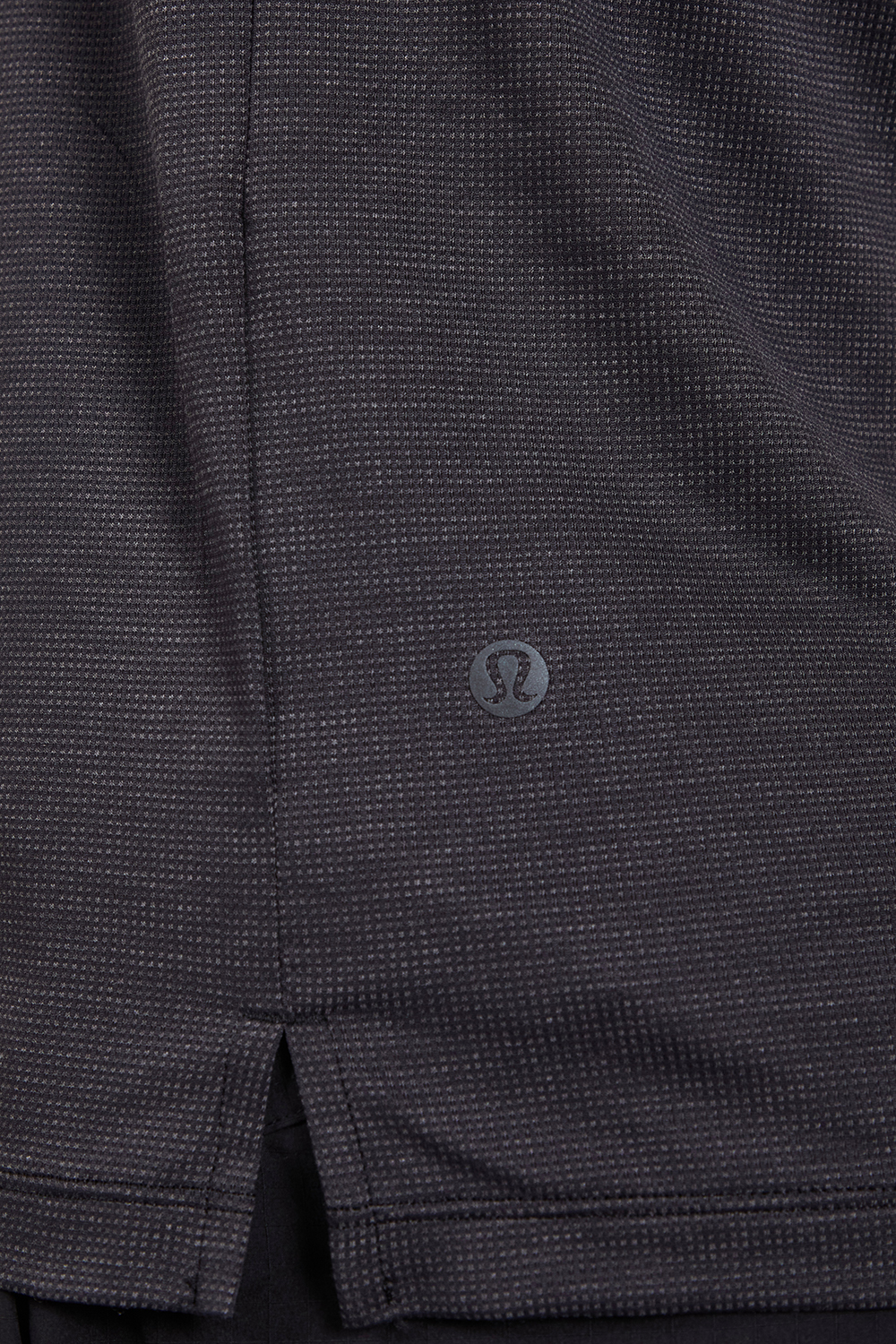 תמונת תקריב דוגמן של Lightweight Knit Workout Short Sleeve