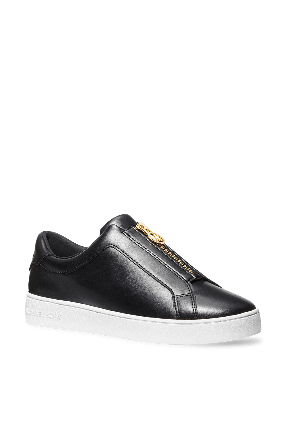 תמונת תקריב של נעלי סניקרס