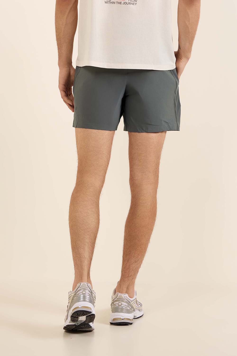 תמונת דוגמן אחורית של Pace Breaker Short Lined 5
