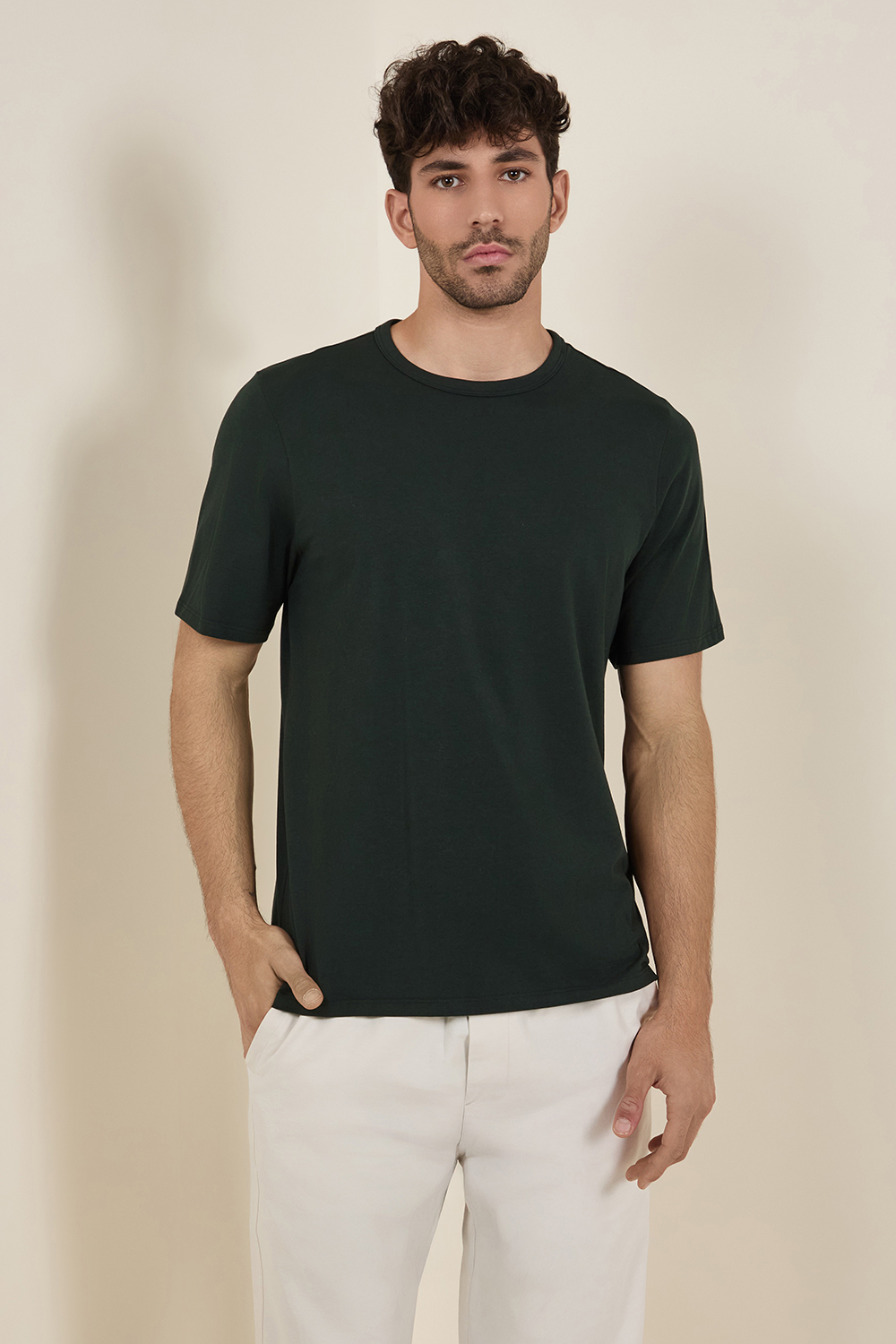 תמונת דוגמן קידמית של Organic Cotton Classic-Fit T-Shirt