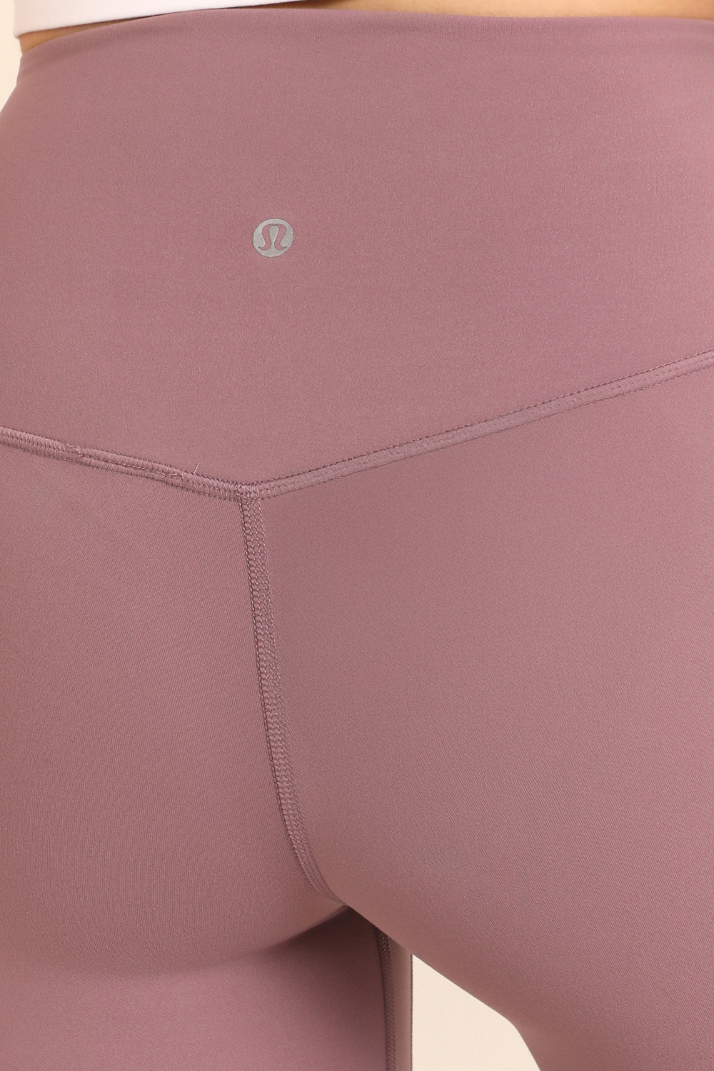 תמונת תקריב דוגמן של Align HR Pant 25'' Leggings