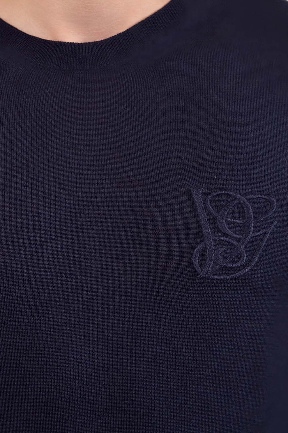 תמונת תקריב דוגמן של חולצת סריג ארוכה