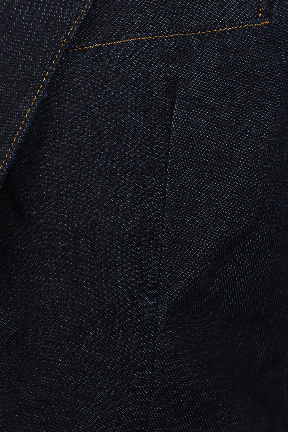 תמונה אחורית של בלייזר ג'ינס