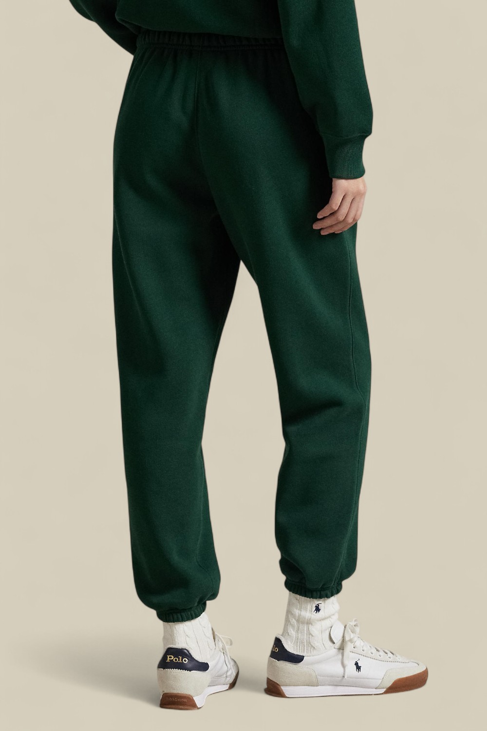 תמונת דוגמן אחורית של מכנסי ג'וג