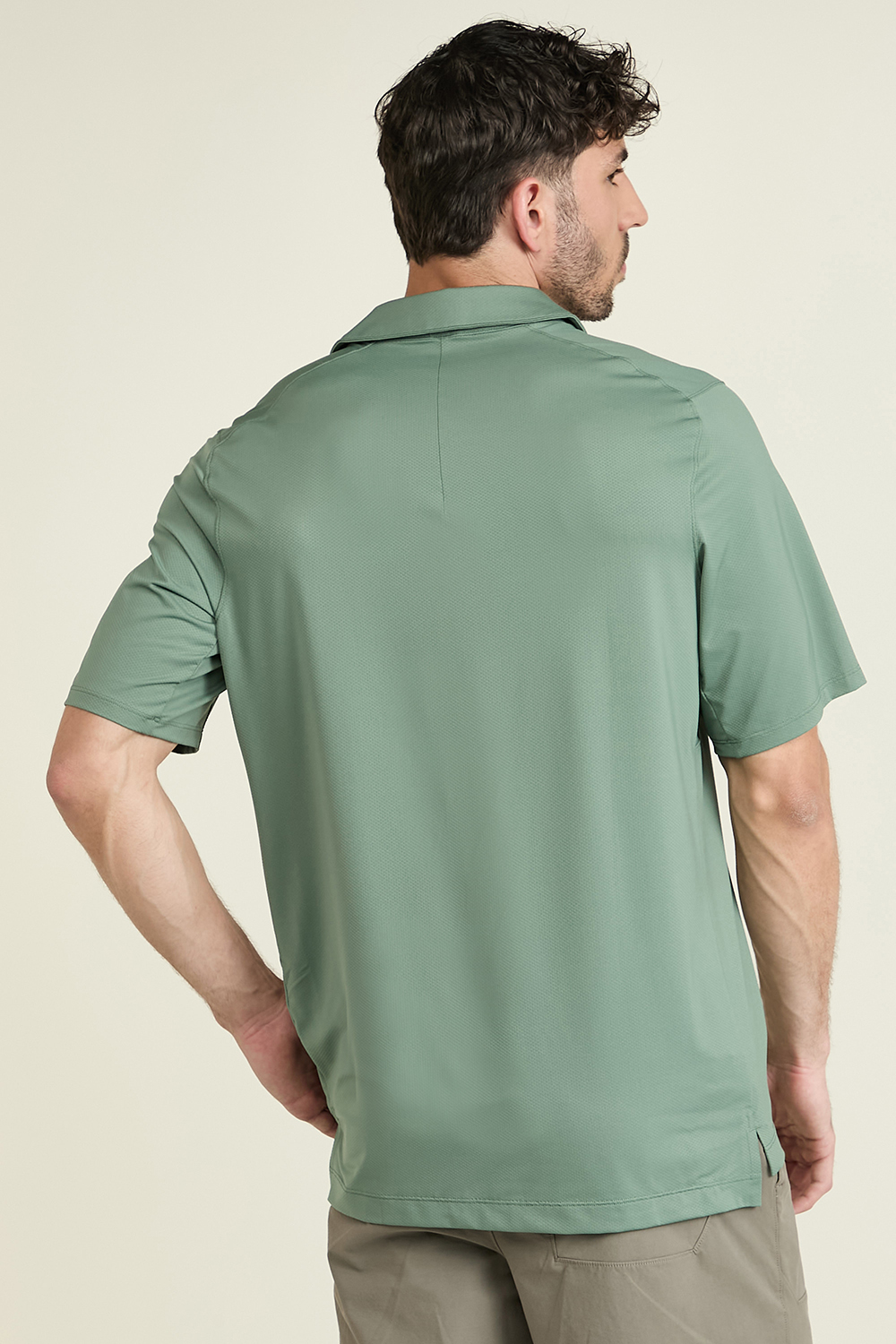 תמונת דוגמן אחורית של Golf Performance Short Sleeve Polo