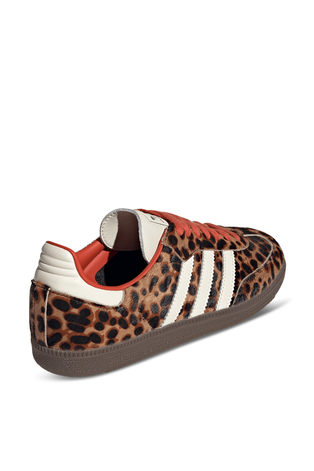 תמונת פנים של נעלי סניקרס סמבה