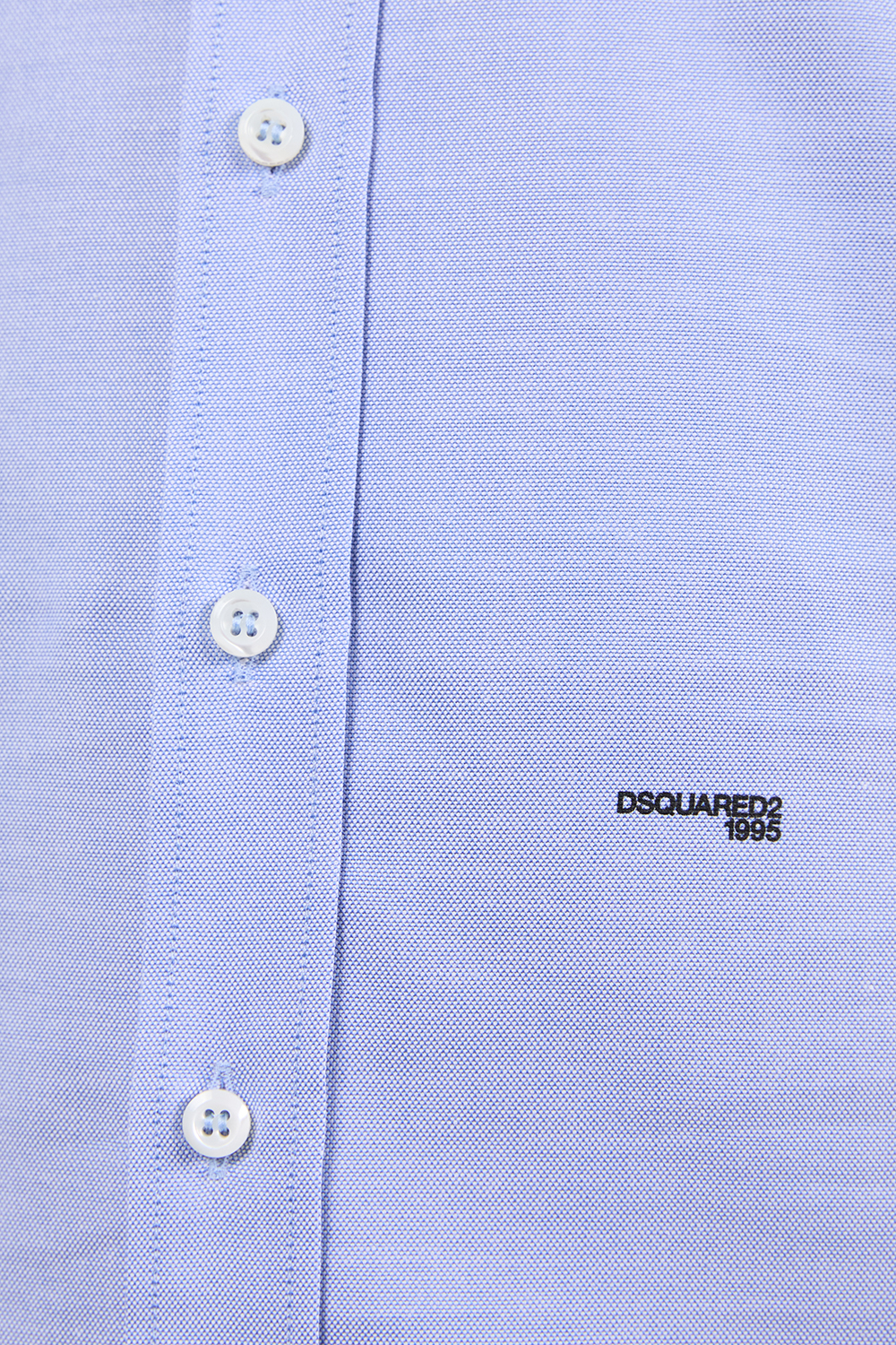 תמונת תקריב דוגמן של חולצת כפתורים סלים פיט