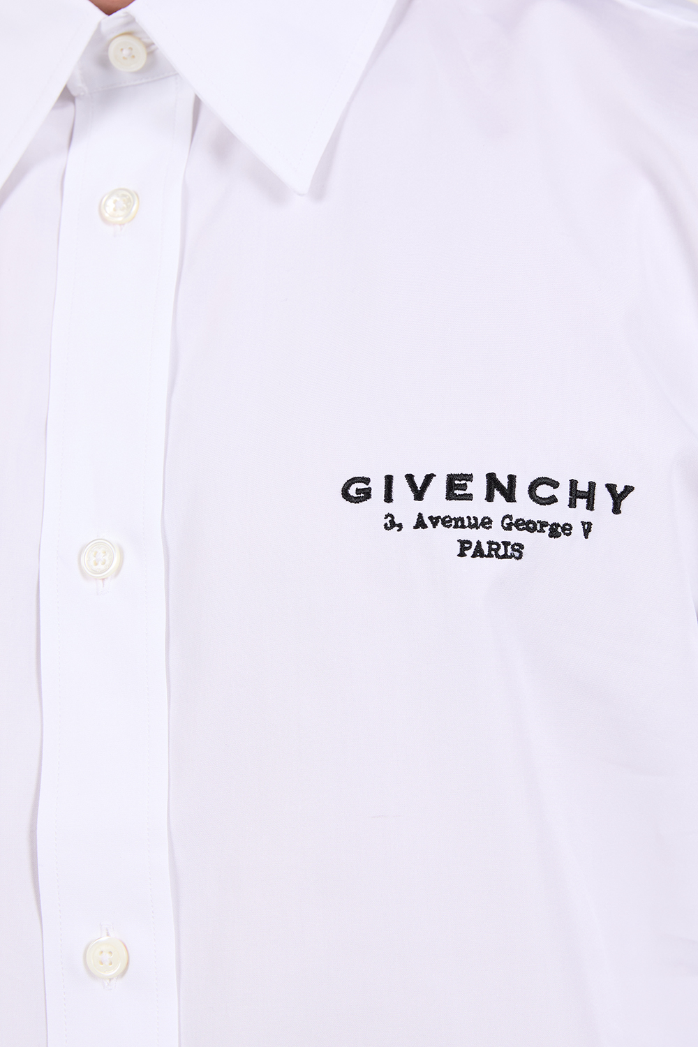 תמונת תקריב דוגמן של חולצת כפתורים