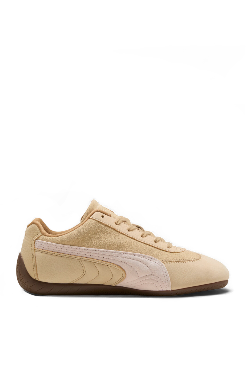 תמונה קידמית של נעלי סניקרס עור