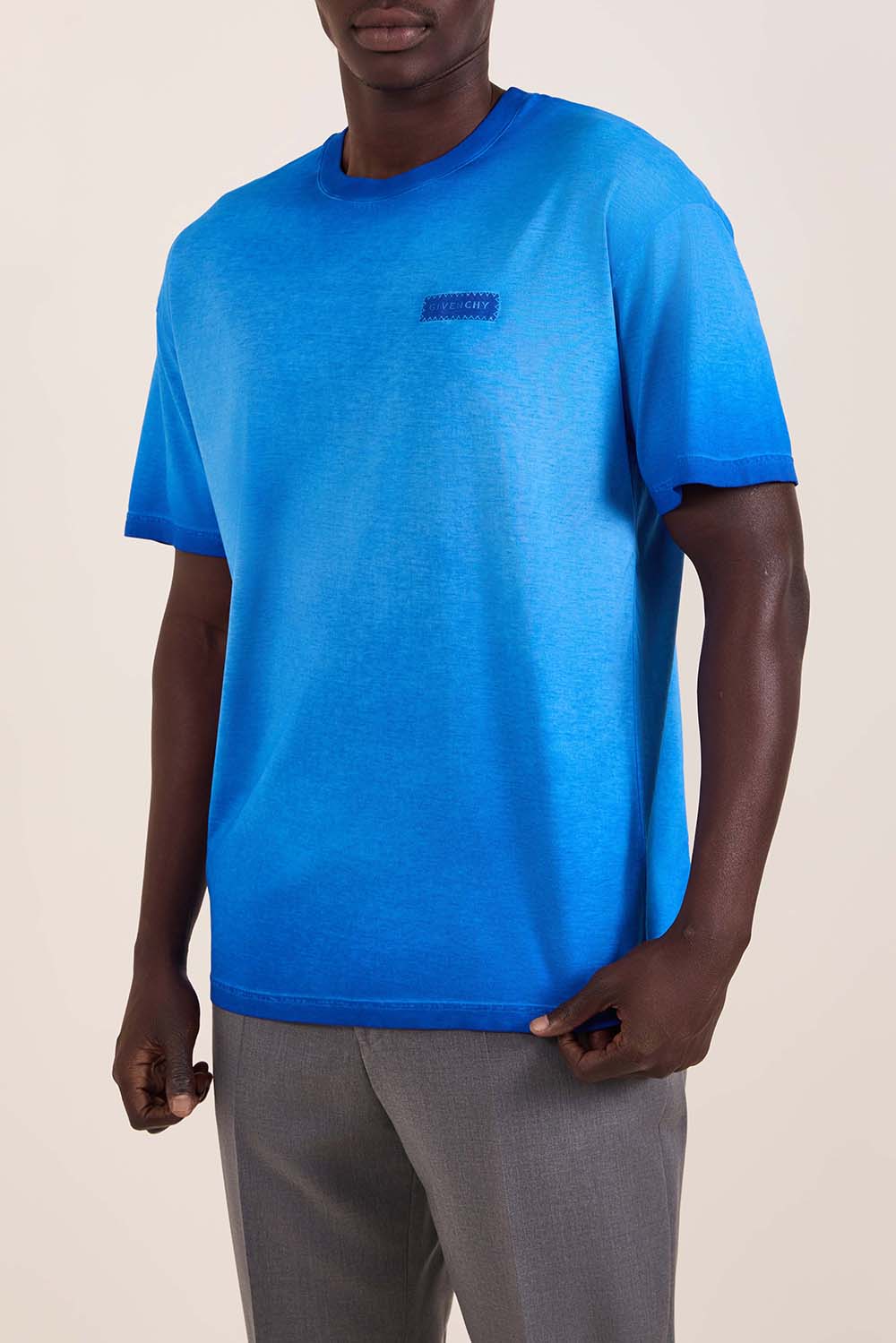 תמונת דוגמן קידמית של חולצת טי