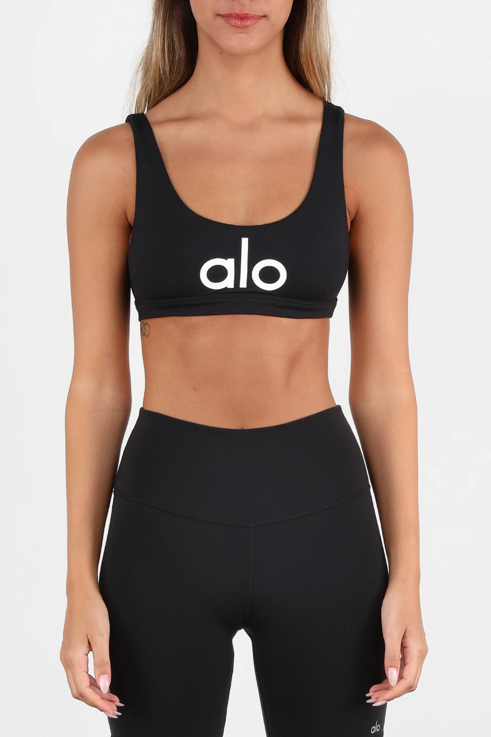 תמונת דוגמן קידמית של חזיית טופ לוגו אמביאנט