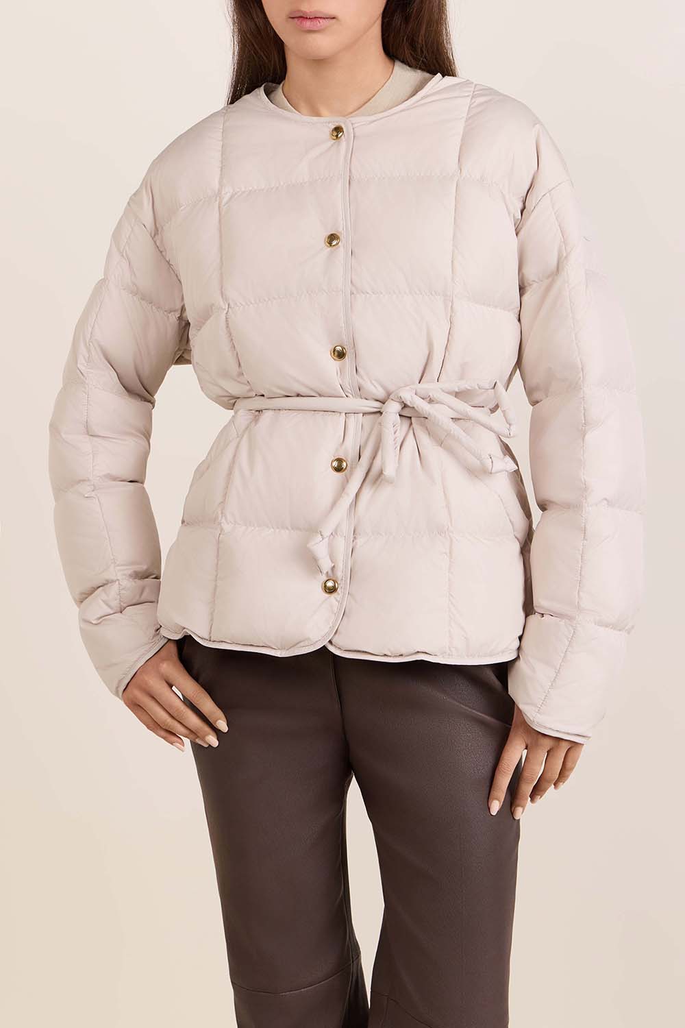 תמונת דוגמן קידמית של ז'קט פוך קצר