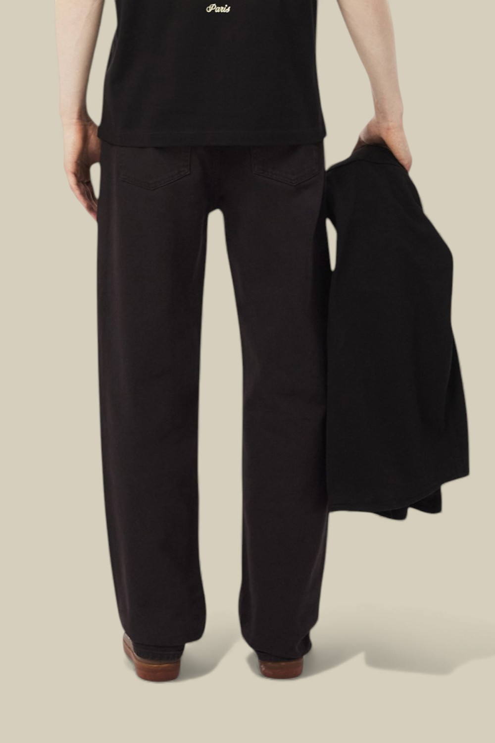 תמונת דוגמן אחורית של מכנסי ג'ינס בגזרה ישרה