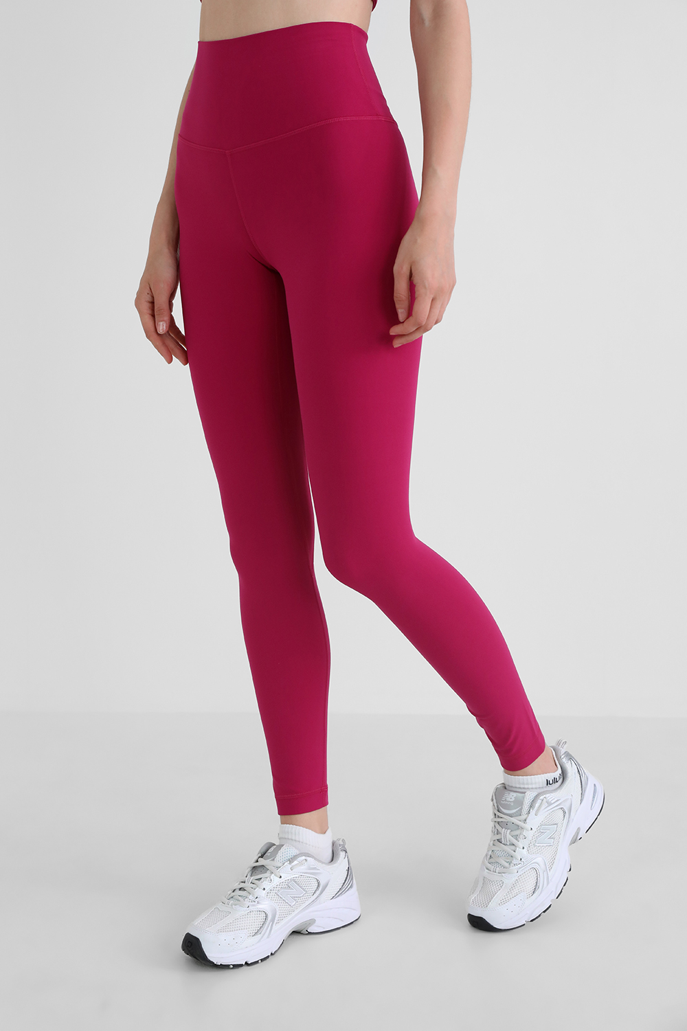תמונת דוגמן קידמית של Align™ High-Rise Pant 25