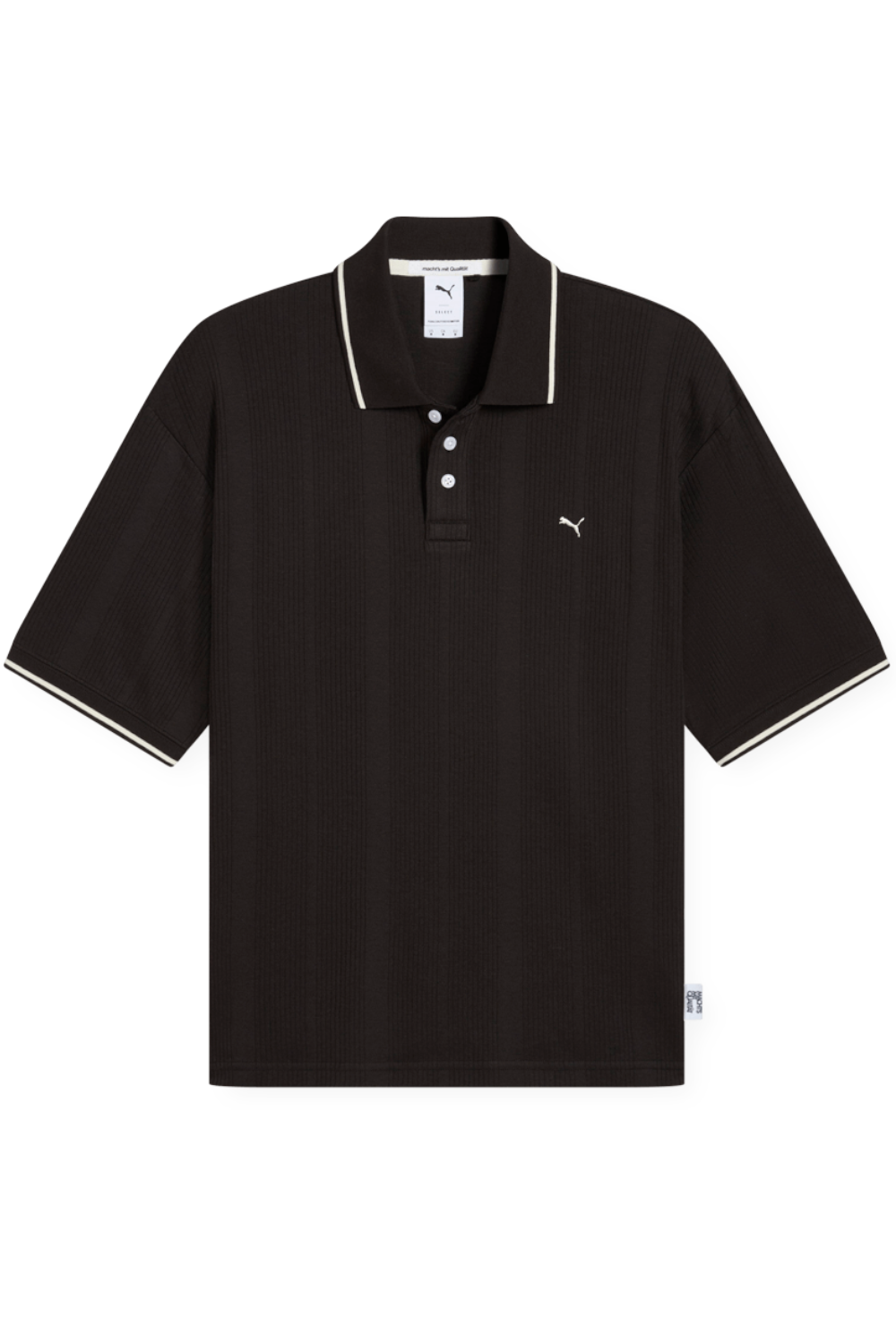 תמונה קידמית של חולצת פולו