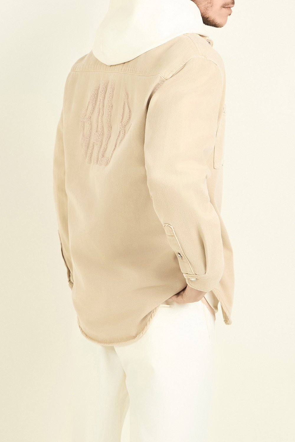 תמונת דוגמן אחורית של ז'קט ג'ינס