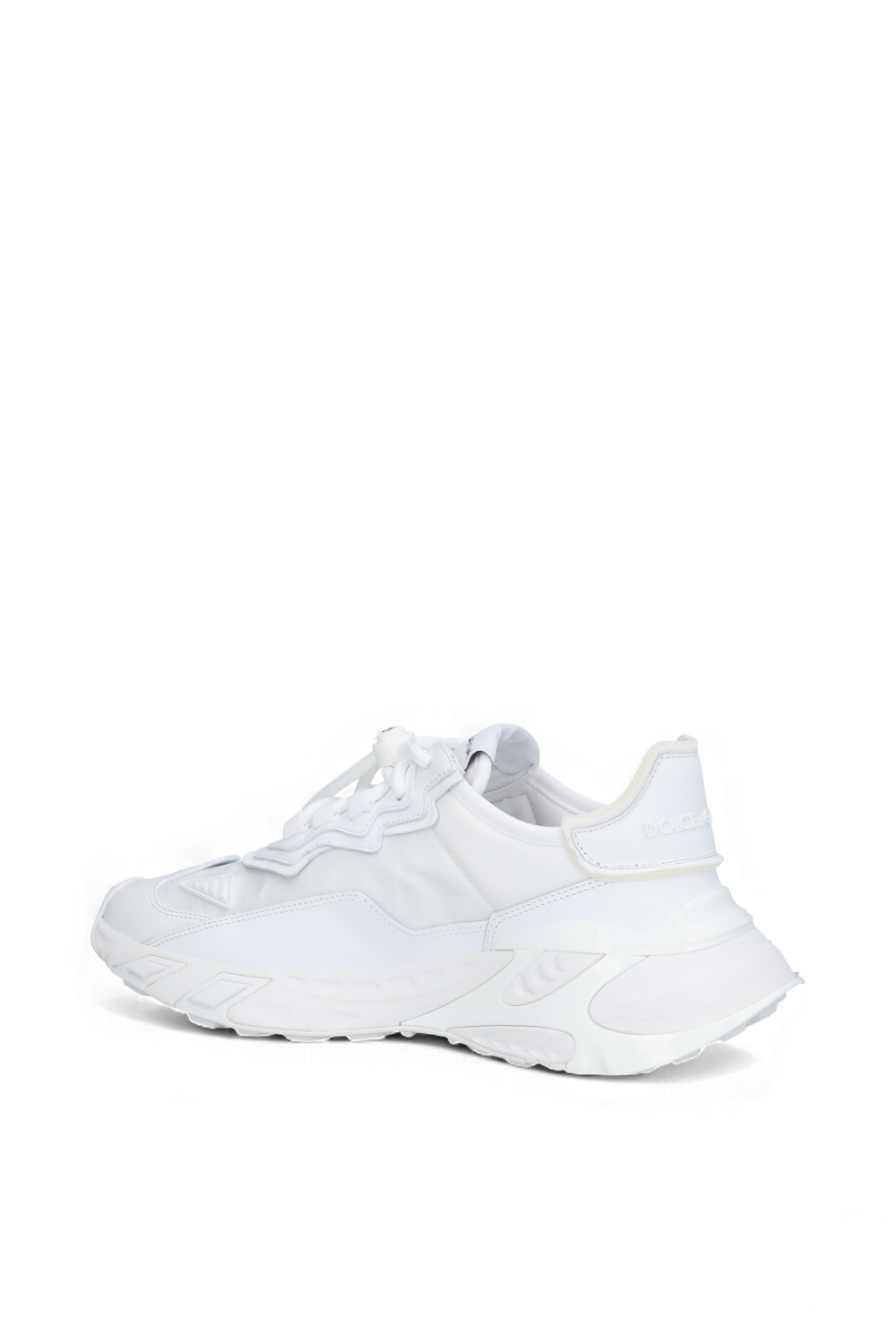 תמונה אחורית של נעלי סניקרס