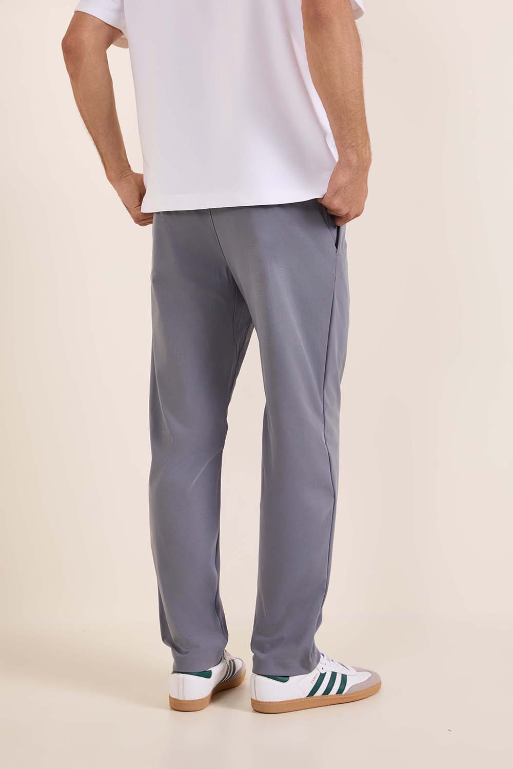 תמונת דוגמן אחורית של ABC Classic-Fit Trouser 32L *Warpstreme