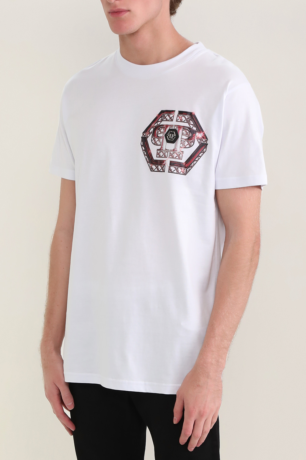 תמונת דוגמן קידמית של חולצת לוגו טי עם הדפס מפלצות מאחור