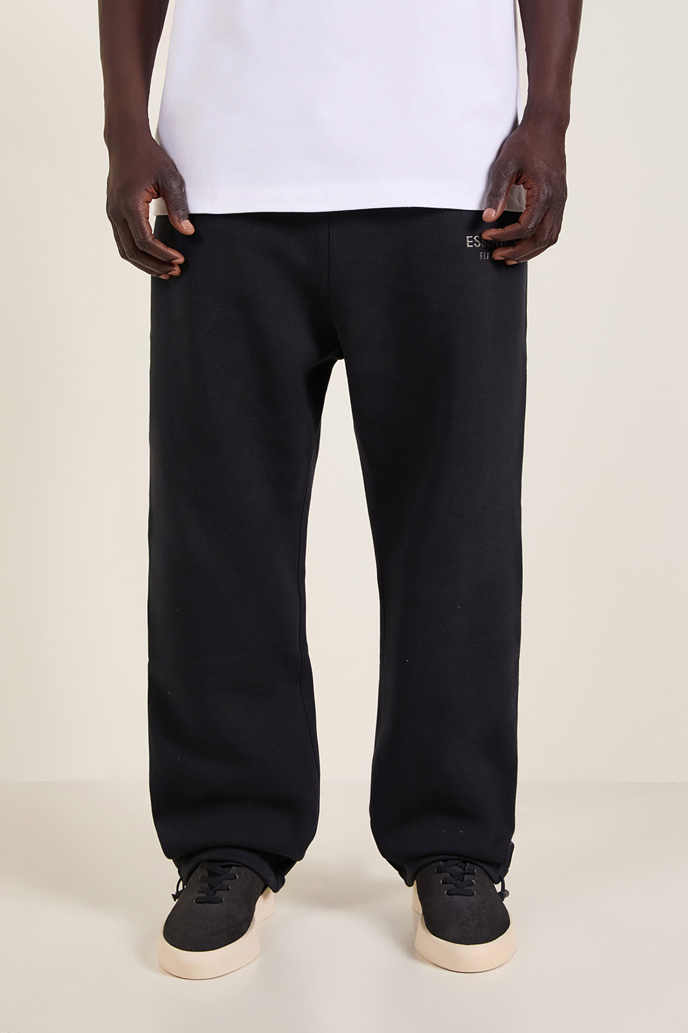 תמונת דוגמן קידמית של מכנסי ג'וג