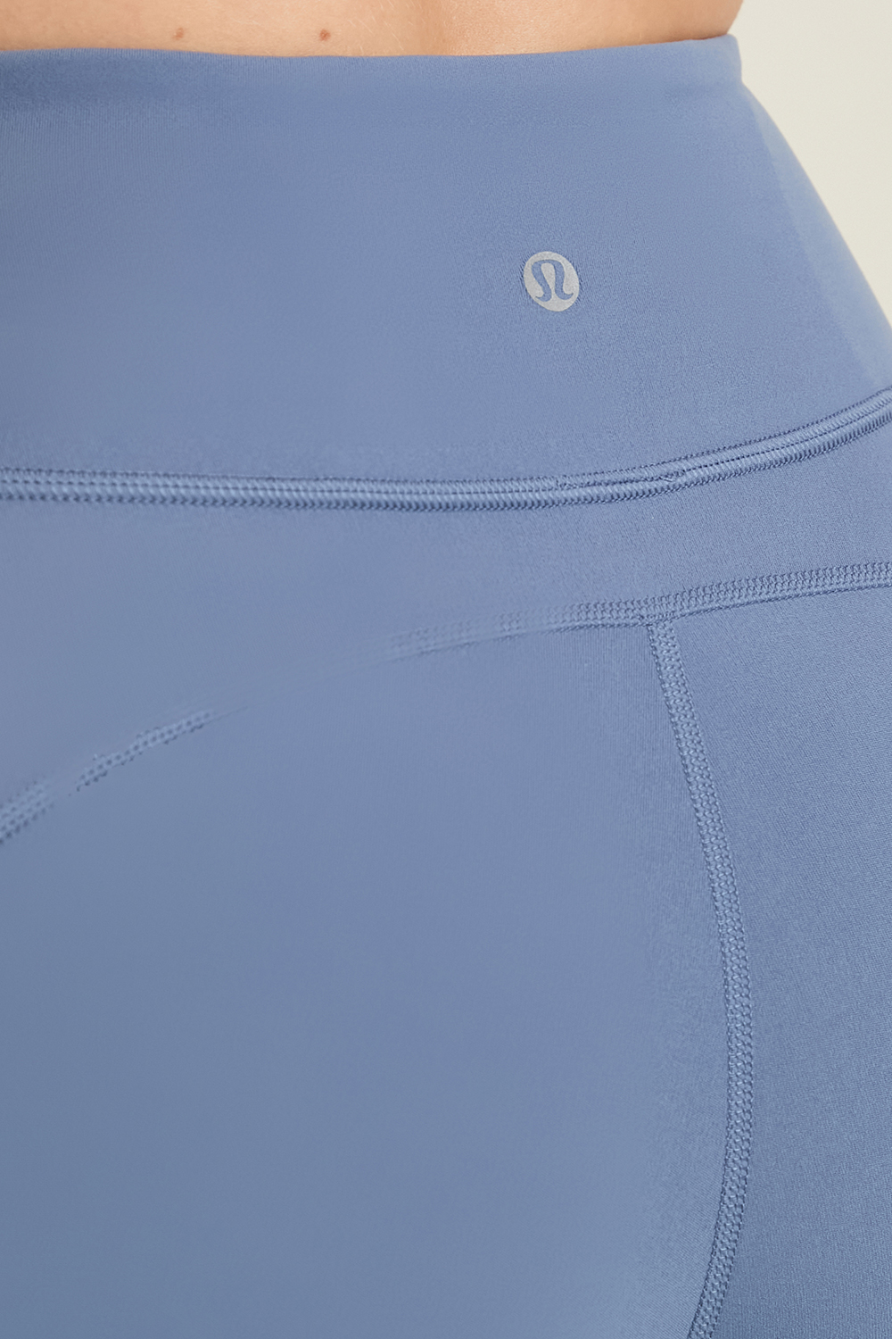 תמונת תקריב דוגמן של Groove High-Rise Nulu™ Flared Pant *Regular