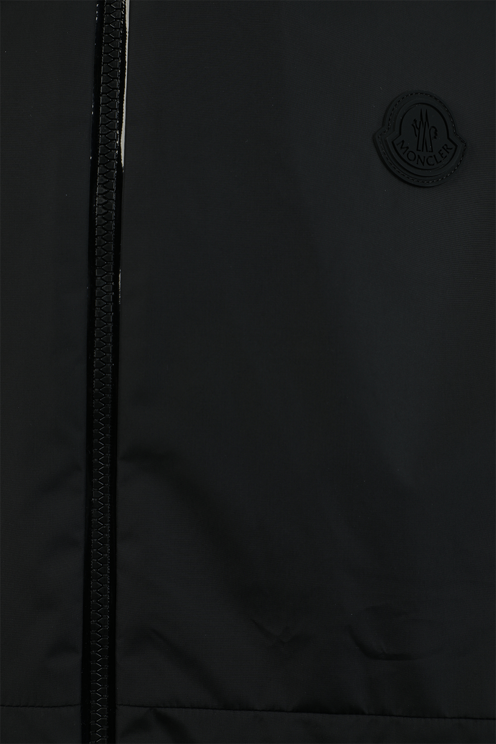 תמונה אחורית של מעיל גשם שחור מט