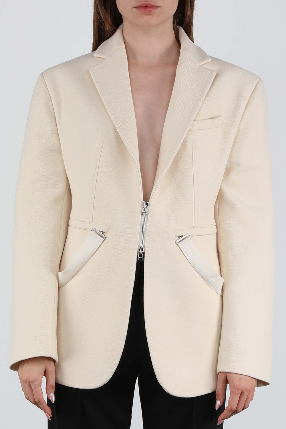 תמונת דוגמן קידמית של בלייזר צמר עם רצועות