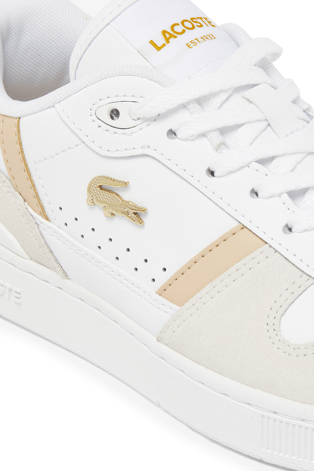 תמונת תקריב של נעלי סניקרס טי-קליפ