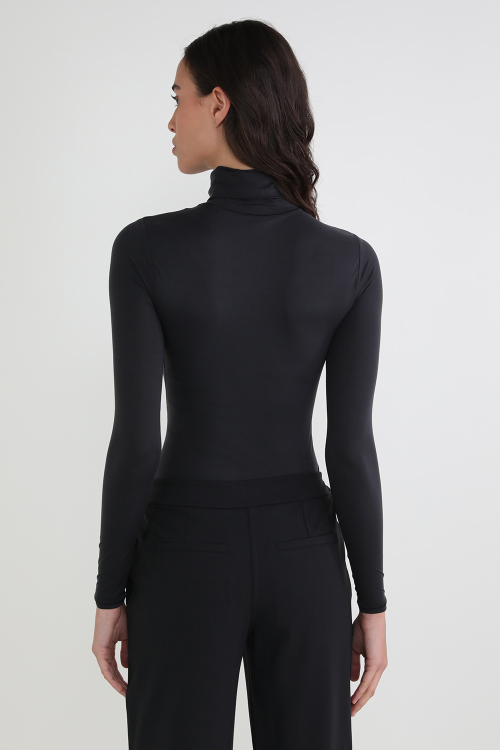 תמונת דוגמן אחורית של Wundermos tNulu™ Turtleneck Bodysuit