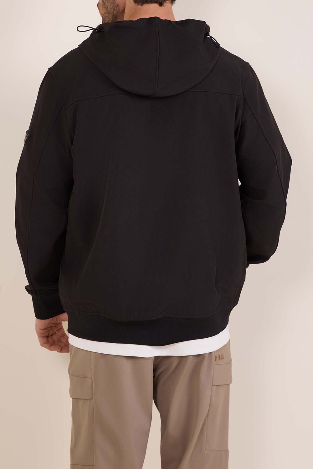 תמונת דוגמן אחורית של ז'קט קפוצ'ון