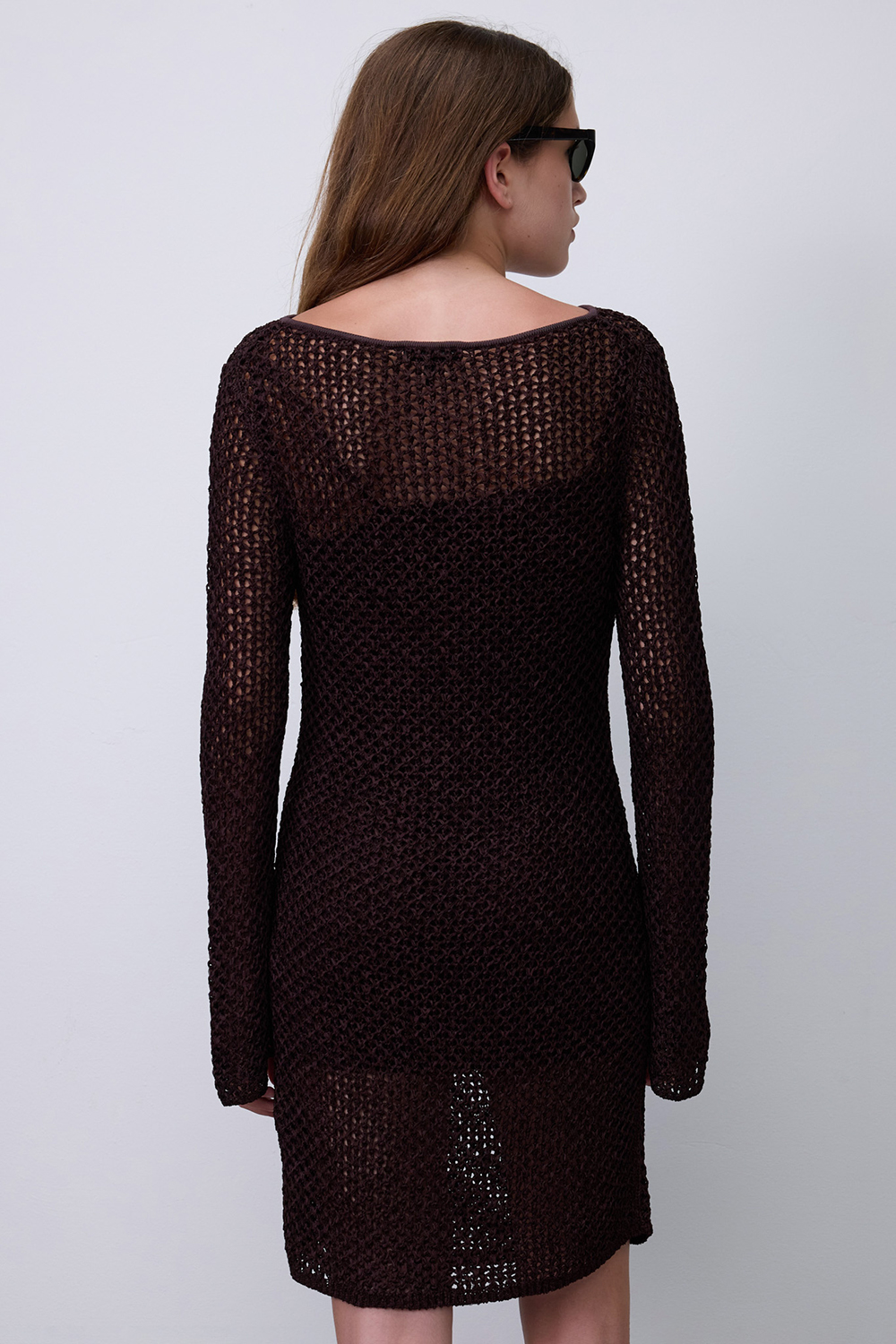 תמונת דוגמן אחורית של שמלת מיני