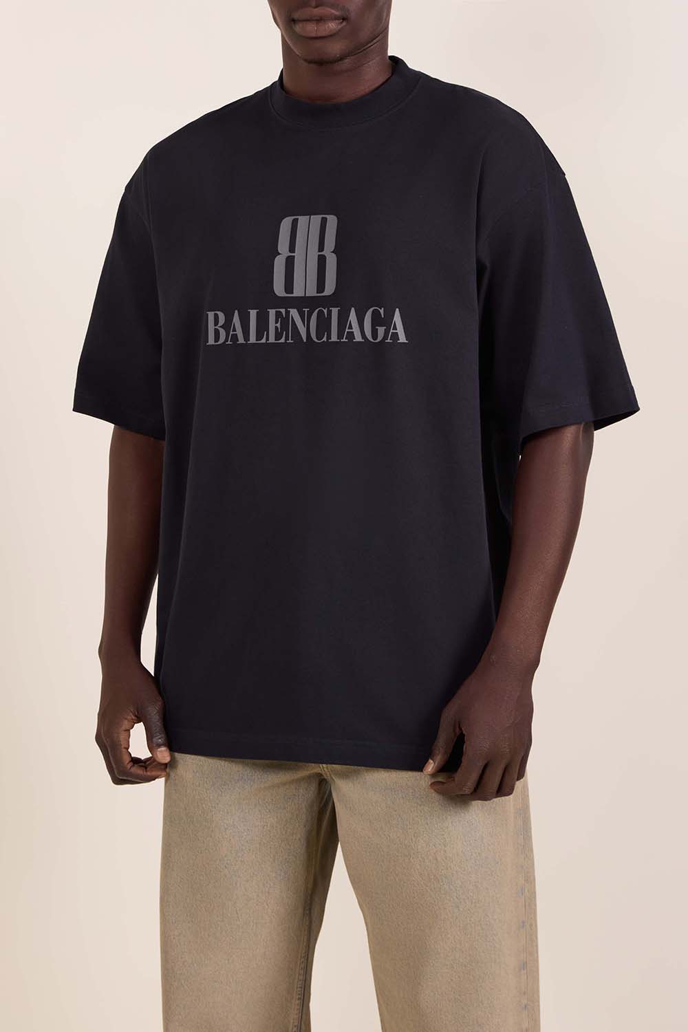 תמונת דוגמן קידמית של חולצת טי