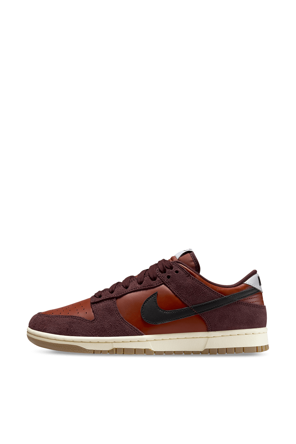 תמונה אחורית של נעלי סניקרס דאנק רטרו