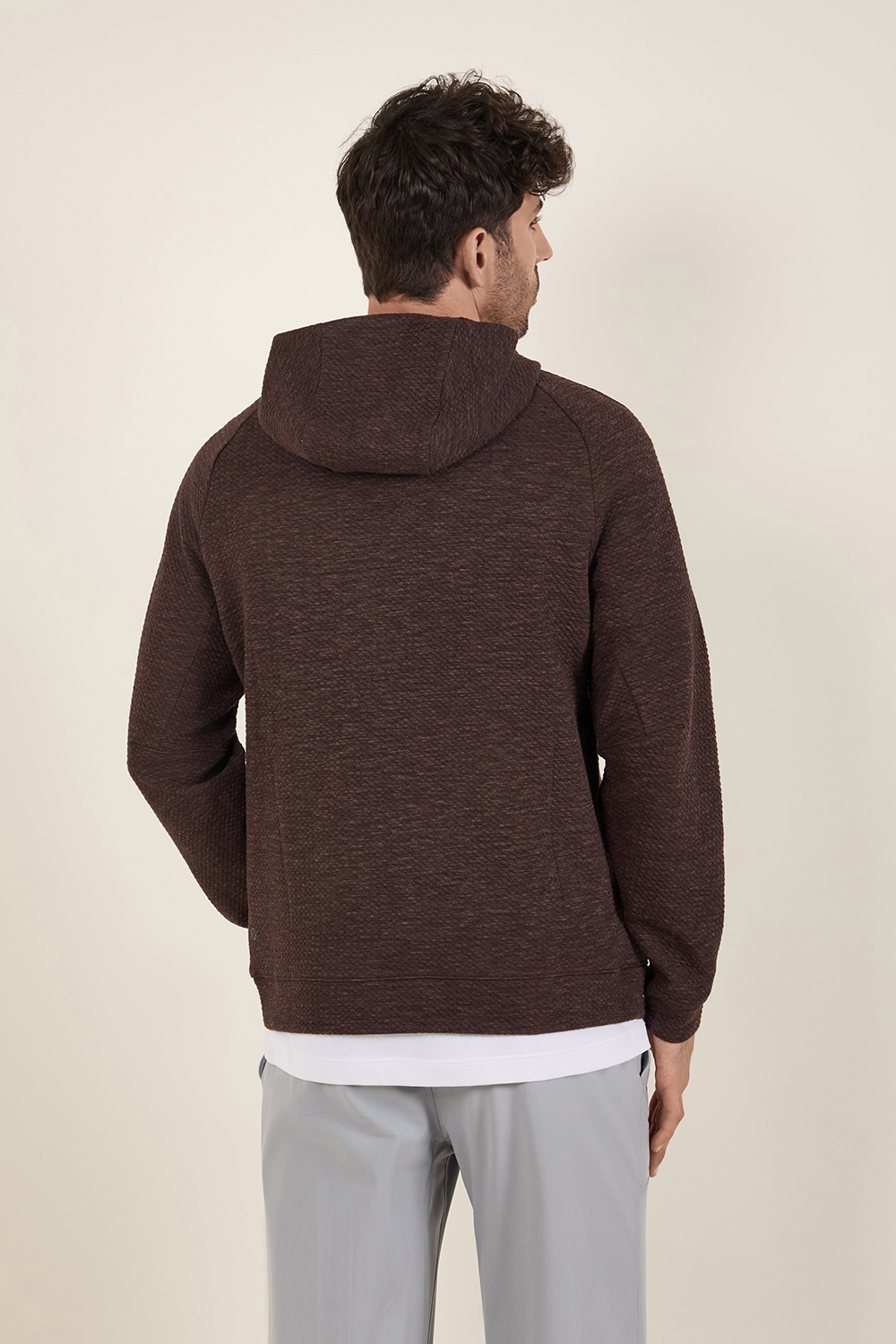 תמונת דוגמן אחורית של Textured Double-Knit Cotton Hoodie