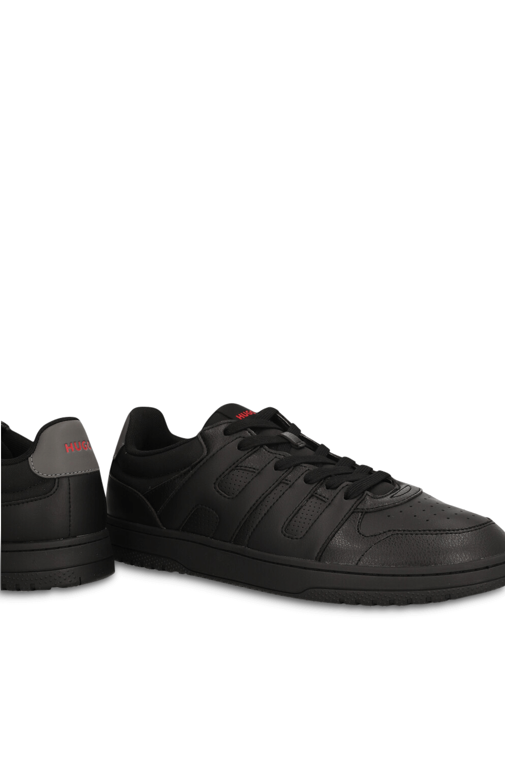 תמונת תקריב של נעלי סניקרס